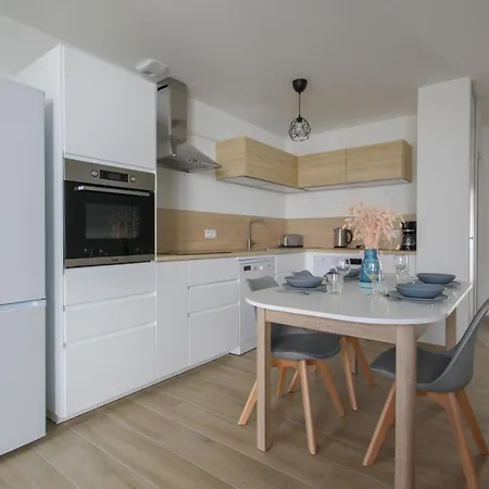 Neuf, 150m De La Grande Plage, Parking, Proche Commerces Appartamento