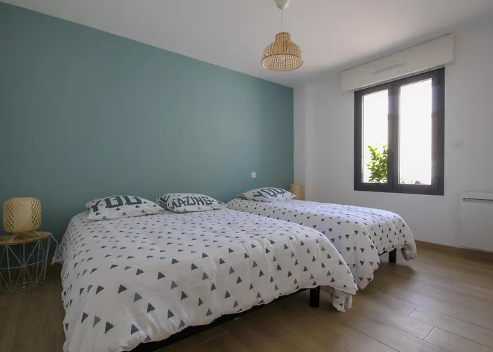 Neuf, 150m De La Grande Plage, Parking, Proche Commerces *